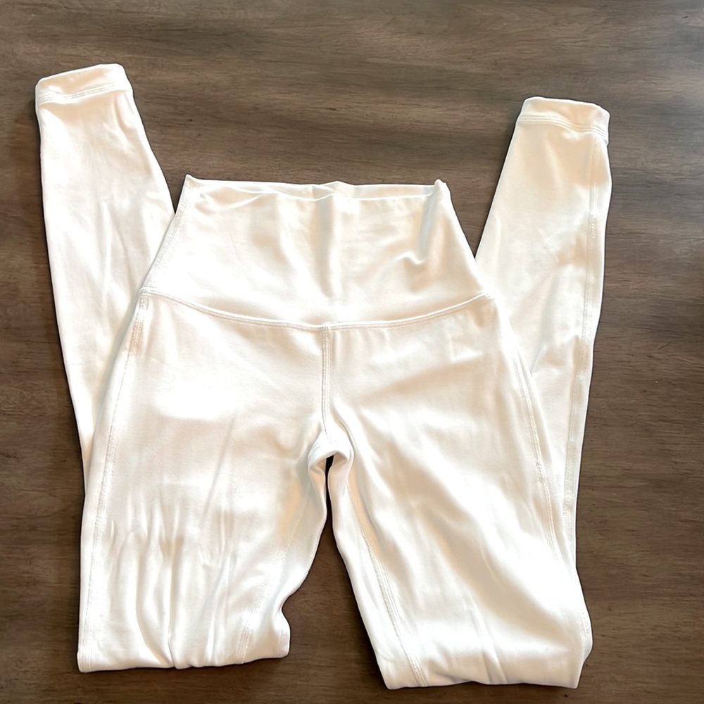 Lululemon high rise align 28"